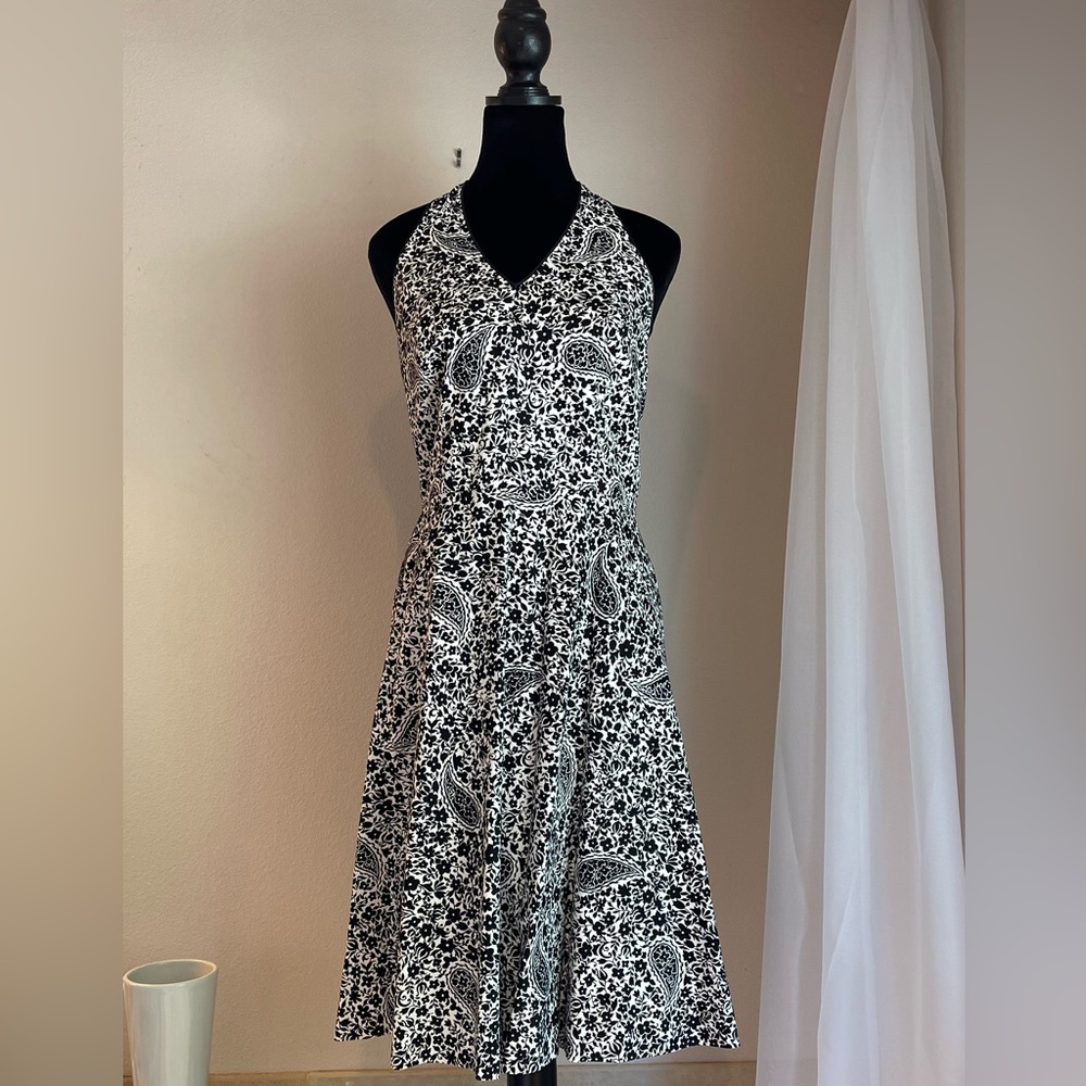Fully lined backless summer dress by Ann Taylor.